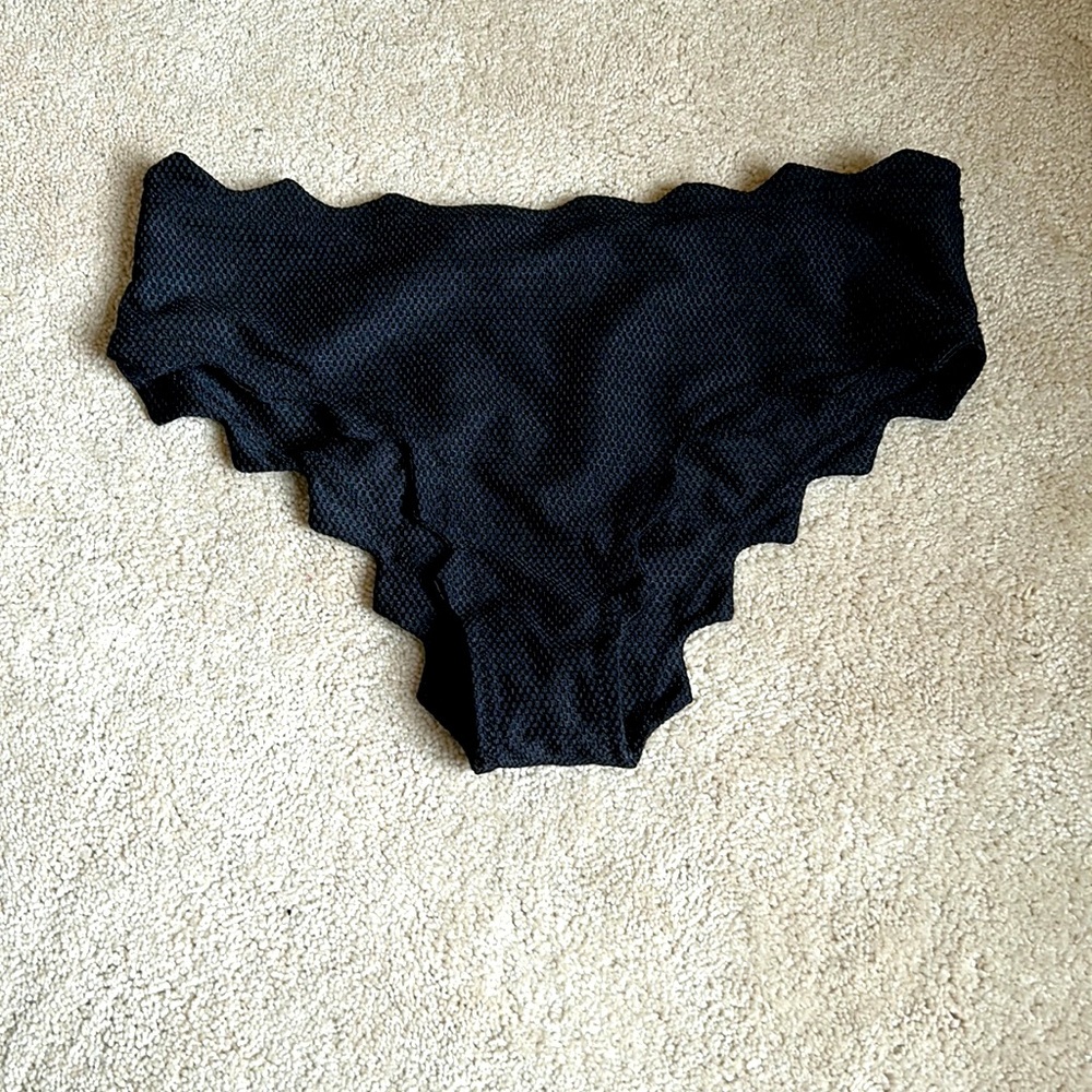 Cheeky high waisted swim bottoms